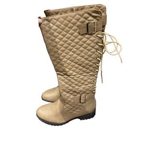 Brand new in box quilted boots faux leather size 8.5​